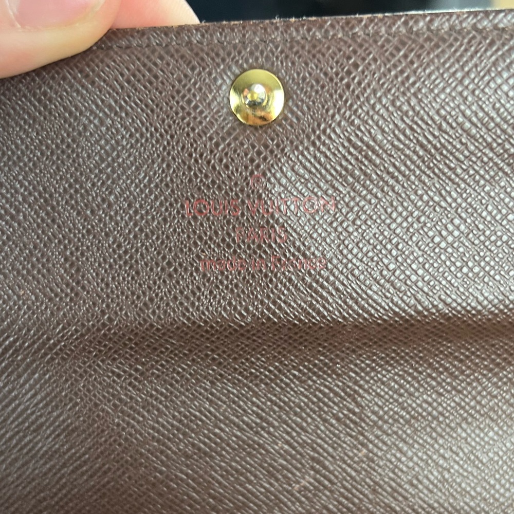 Louis Vuitton Damier Sarah Wallet - Picture 5 of 12